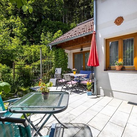 Ferienhaus Waldsicht フラッハウ エクステリア 写真