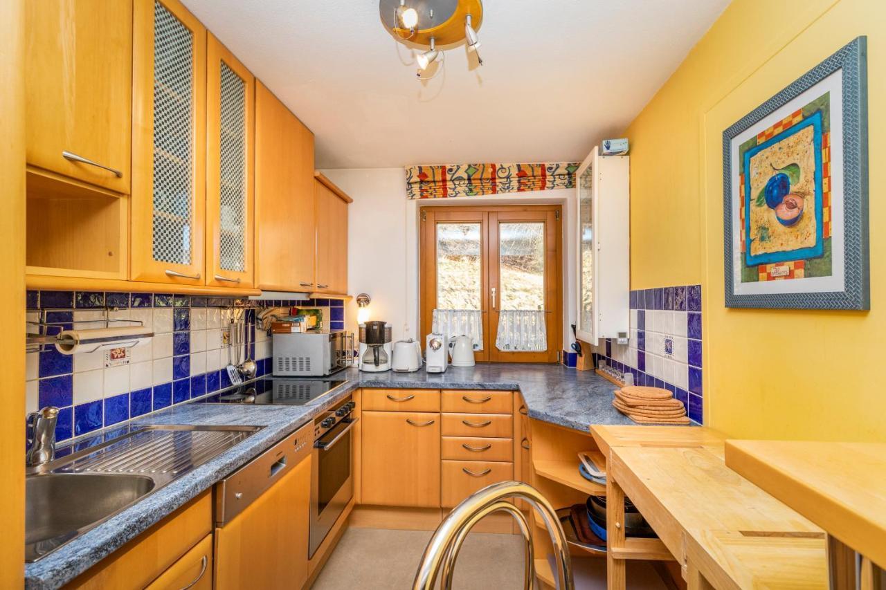 Ferienhaus Waldsicht フラッハウ エクステリア 写真