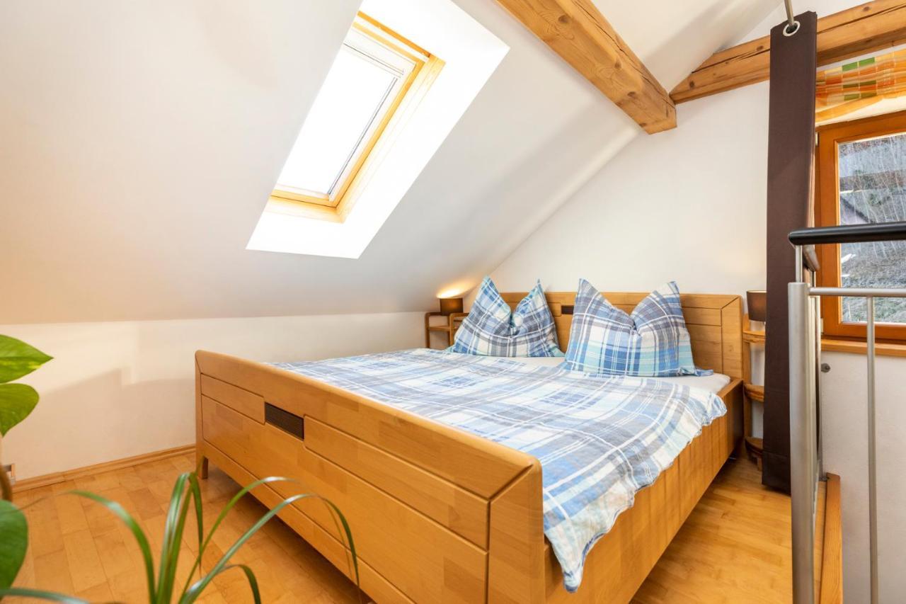 Ferienhaus Waldsicht フラッハウ エクステリア 写真
