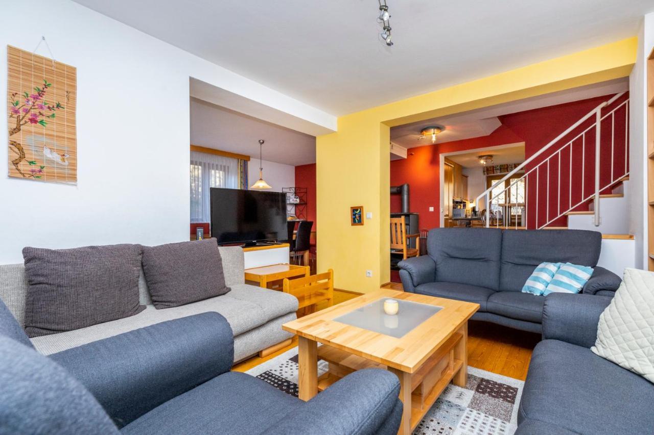 Ferienhaus Waldsicht フラッハウ エクステリア 写真