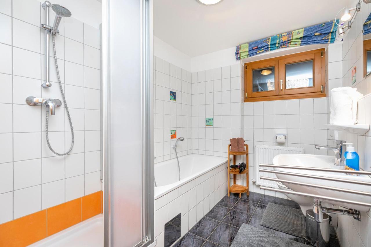Ferienhaus Waldsicht フラッハウ エクステリア 写真