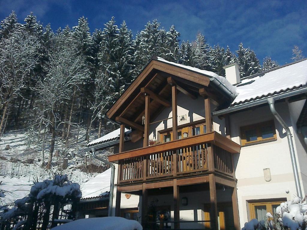 Ferienhaus Waldsicht フラッハウ エクステリア 写真